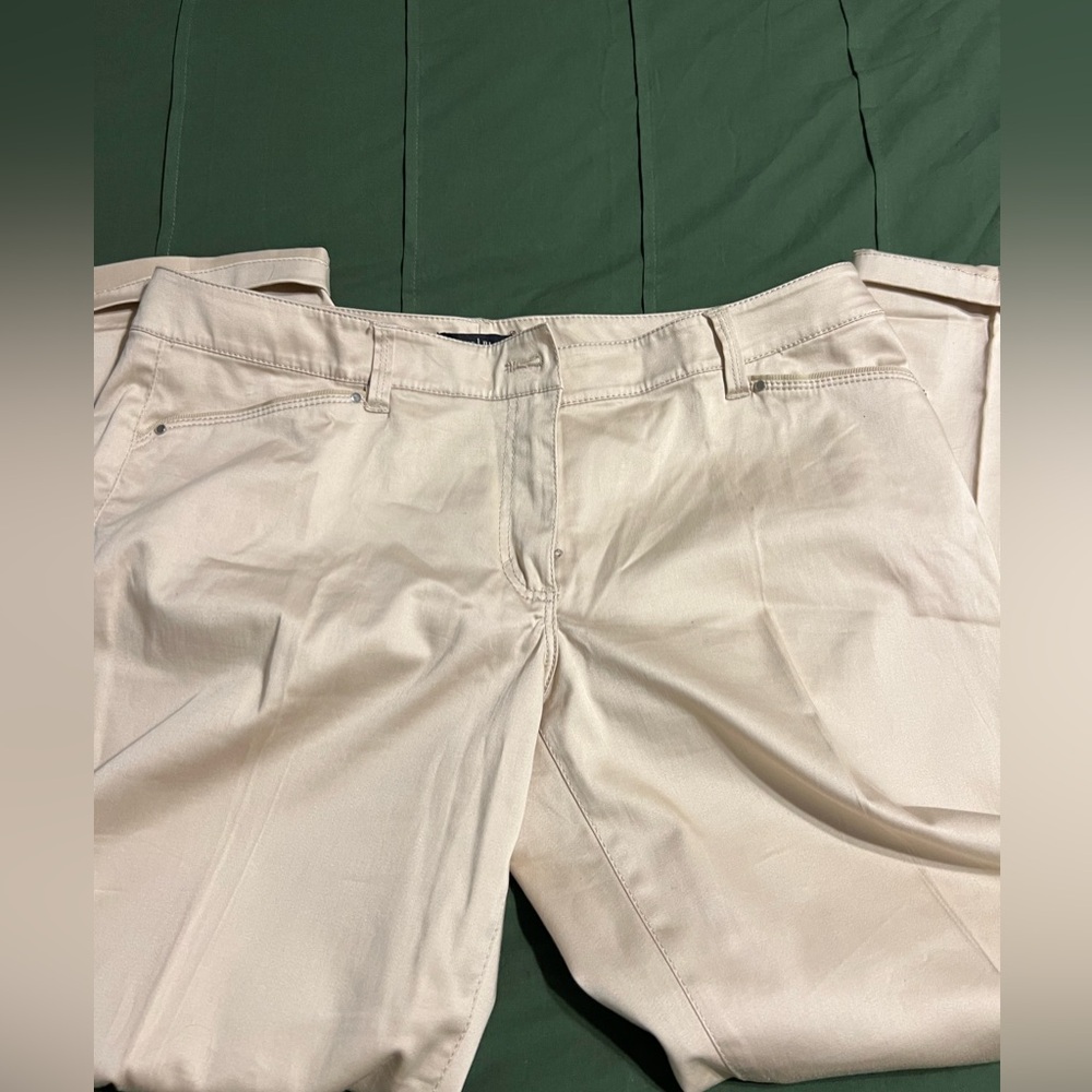 White House Black Market Cream Crop Pants Size 12 - Picture 3 of 7